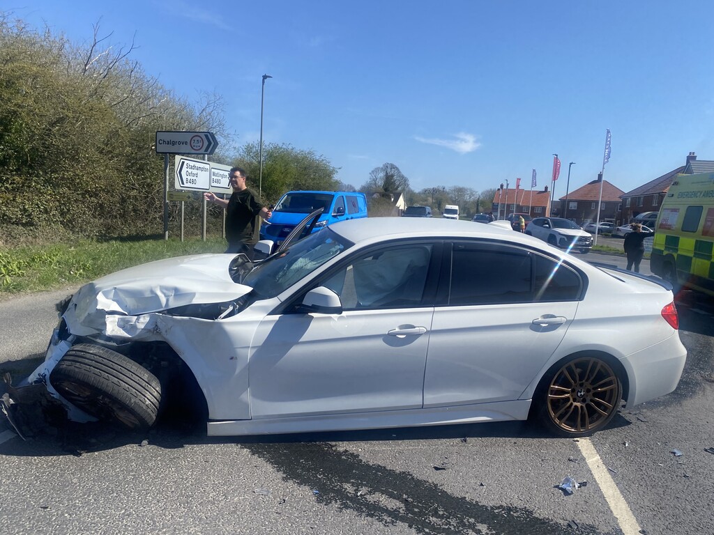 picture of the other drivers white MBW